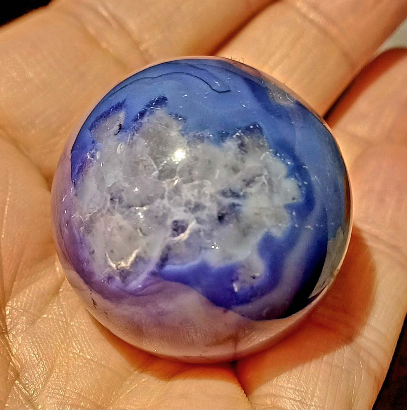 Sphère en agate violette
