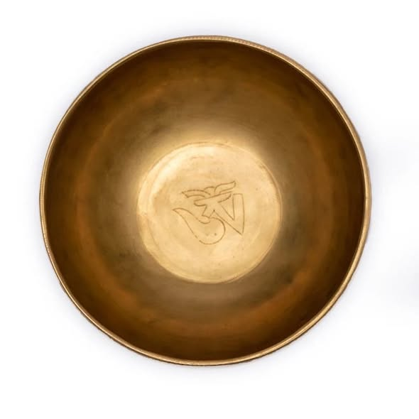 Bol tibétain gravé du symbole sacré Om