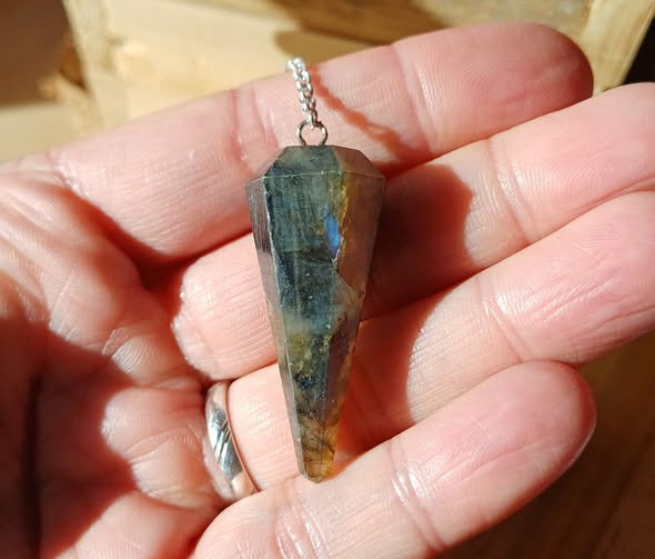 Pendule en labradorite