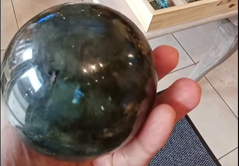Sphère en labradorite