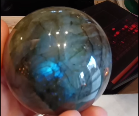 Sphère en labradorite