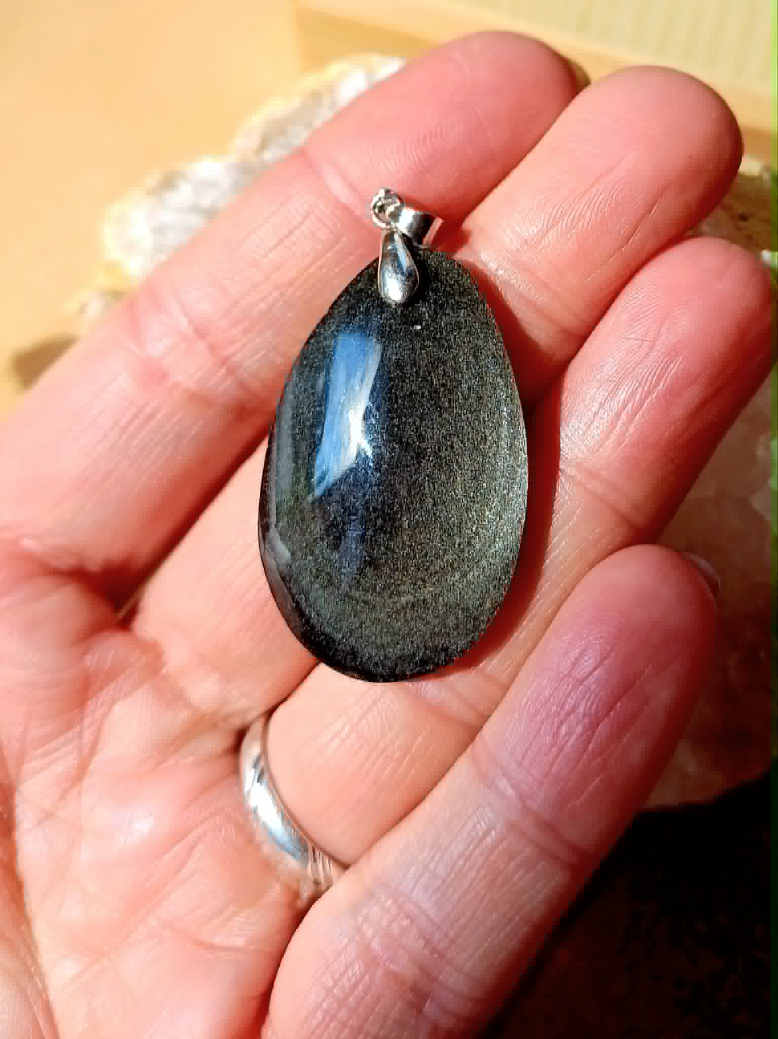 Pendentif en obsidienne argentée de qualité supérieure,
