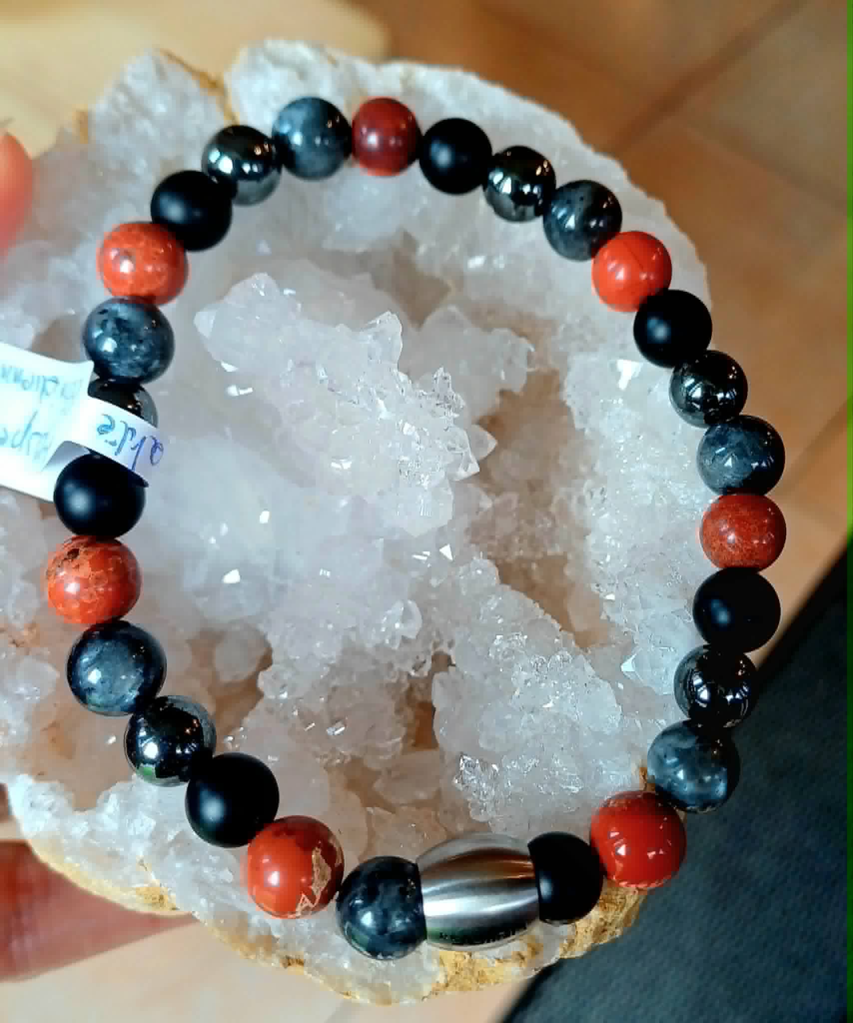 Bracelet en obsidienne mate, hématite, jaspe rouge et larvikite